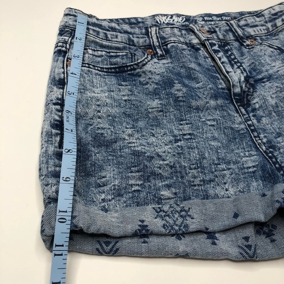 MOSSIMO Boho Mom Jeans Style Soft 80s Acid Wash Arrow High Rise Cuff Jean Shorts - Picture 11 of 12